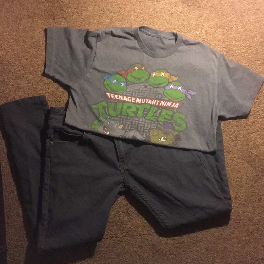 Jeans and T-shirt Young men’s outfit